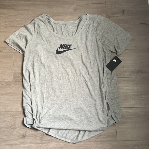 Nike top - Picture 7 of 8